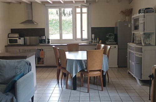 Buire-au-Bois House | GÎTE L' ATELIER sleeps 1 to 6, parking .wifi