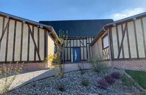 Blicourt House | Gîte, Maison entière avec billard et bel espace de vie La Grange