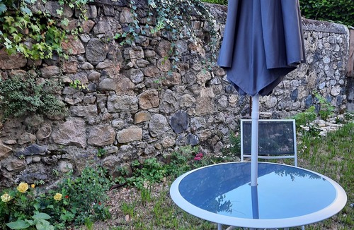 Vals-les-Bains Apartment | Gîte Plein Soleil -Calissoun- Service+