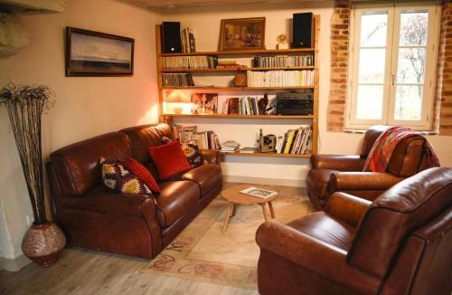Parassy House | Gîte Tout Confort à Parassy : Proche Bourges et Sancerre, Idéal Randonnées et Découvertes - FR-1-586-31