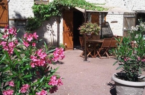 Poligny Cottage | Gîtes de la Fontaine Gargot cottage for 7 people