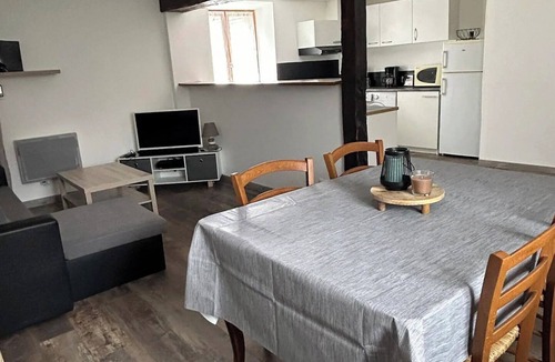 Saint-Maurice-la-Souterraine House | Gite Pierre et Modernité