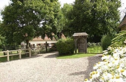 Desvres Cottage | Gite de Charme Mer Côte d'opale exceptional view of river, forest and meadow