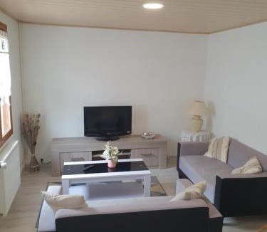 Fumay House | gite des jardiniers