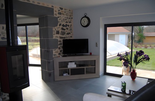 Manzat House | Gîte 'Des Taravelles' with private pool, private terrace, and Wi-Fi