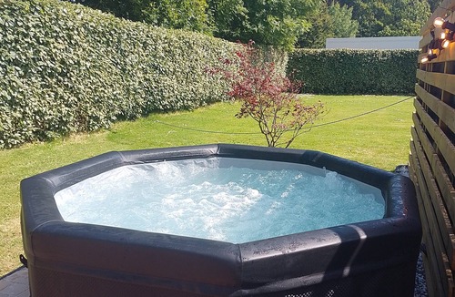 Senneville-sur-Fecamp House | Gite Fécamp with billiard table, parking - jacuzzi from June to September included