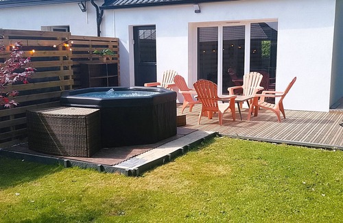 Senneville-sur-Fecamp House | Gite Fécamp with billiard table, parking - jacuzzi from June to September included