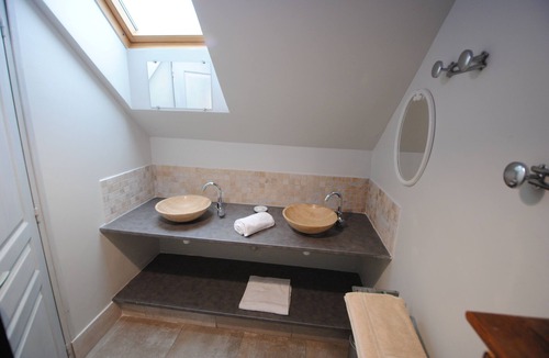 Marchais Cottage | Gite in Aisne with 5 bedrooms