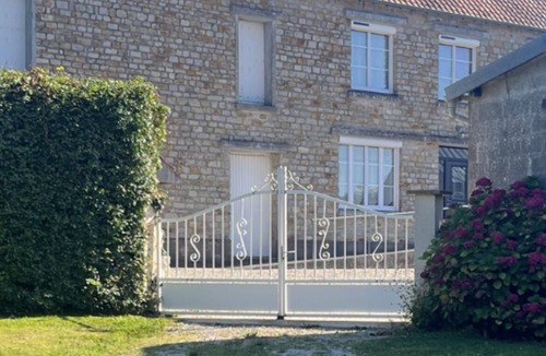 Montsenelle House | Gite in "the city"