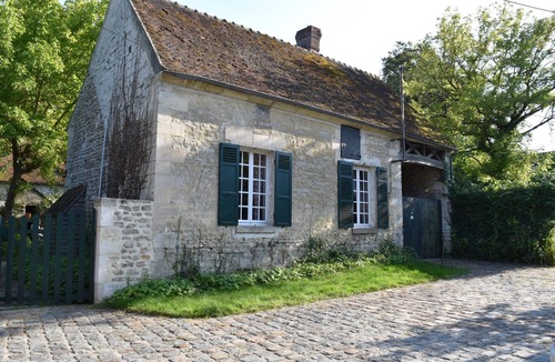 Ully-Saint-Georges Cottage | Gite in the heart of a quiet village in South Picardy