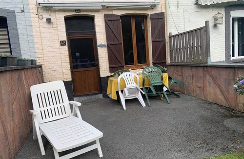 Revin House | Gîte La Petite Commune, along the Meuse, on the TransArdennes greenway