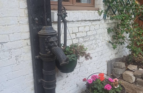 Phalempin House | Gîte "La Petite Cour" in the Heart of a Renovated Farm, Near the forest
