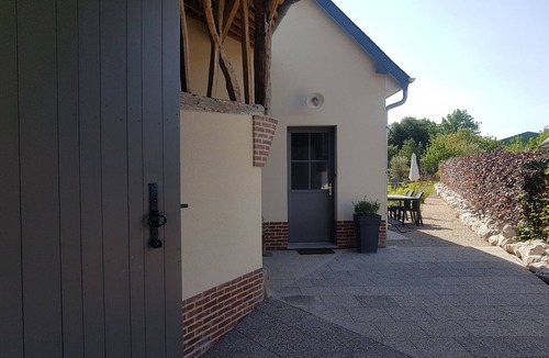 Bouillancourt-en-Sery Cottage | GITE LE TCHIO BATTEUX WITH PRIVATE JACCUZI