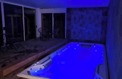 Saint-Omer House | Gite Love Room and Spa Romantic Escapade in Saint Omer