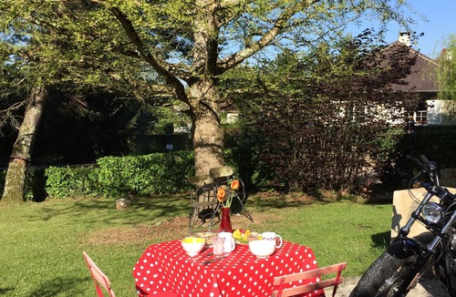 Chille House | Graine de Douceur Jura- Chille house with garden 2 to 8 persons