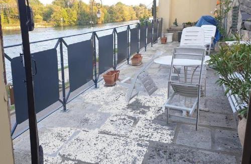 Mantes-la-Jolie Apartment | Grand 2P Terrasse bord de seine
