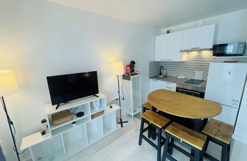 Villemomble Apartment | Grand Studio Le Bellevue Cosy