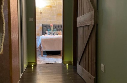 Saint-Amand-les-Eaux Bed & Breakfast | Grande chambre confortable