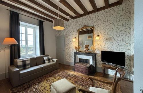 Deux-Chaises House | Grande demeure, jardin clos, clim, proche Moulins - gîte avec draps et ménage inclus - FR-1-489-126