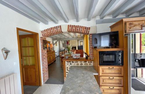 La Gonfriere Apartment | Grande maison de campagne avec studio, nature, confort et loisirs à 5 km, 4 chambres, jardin clos - FR-1-497-182