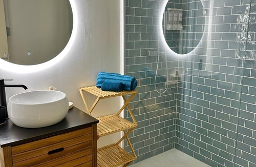 Saint-Quentin Apartment | Greece – A Cozy Apartment in the Heart of the City with Private Parking