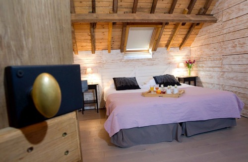 Noyant-et-Aconin Bed & Breakfast | GUEST ROOMS 💦 Swimming pool, Spa, Hammam, Sauna. Just for you!