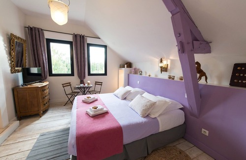 Noyant-et-Aconin Bed & Breakfast | GUEST ROOMS 💦 Swimming pool, Spa, Hammam, Sauna. Just for you!