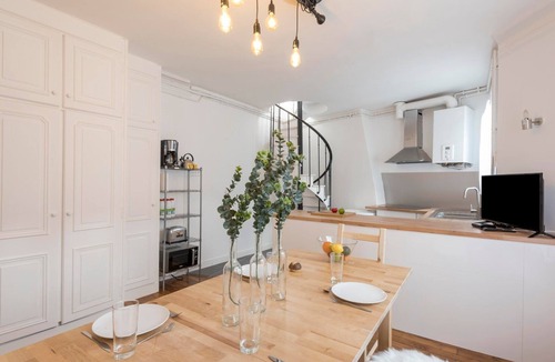Croulebarbe Apartment | GuestReady - Bright and Spacious Duplex in 5th Arr