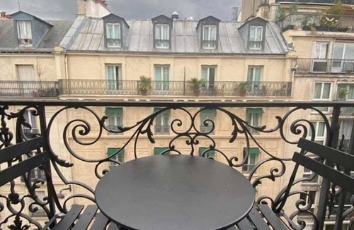 Croulebarbe Apartment | GuestReady - Bright and Spacious Duplex in 5th Arr
