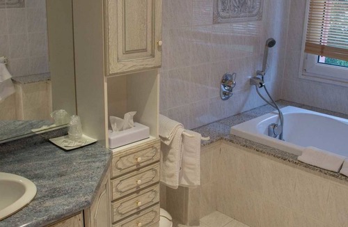 Neufchateau Hotel | Hôtel - Restaurant L'évidence