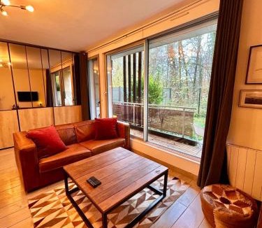 Gouvieux Apartment | Havre de paix avec jardin et parking à Chantilly