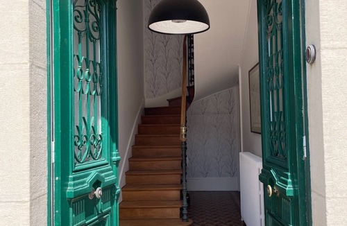 Montbard House | Historic house of character overlooking the river