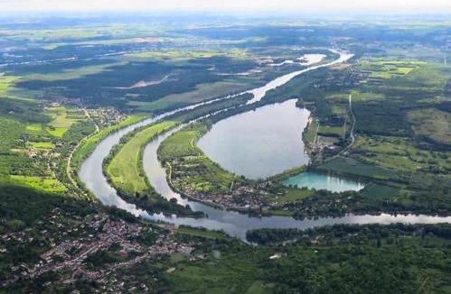 Lavacourt House | Holiday home at the edge of La Seine near Giverny