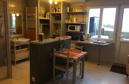 Sequehart House | Holiday Home 'Cour Des Miracles, Sequehart' with Private Terrace, Private Garden and Wi-Fi