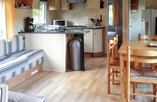 Saint-Hilaire-sous-Romilly House | Homerez - Bungalow in Saint-Hilaire-sous-Romilly