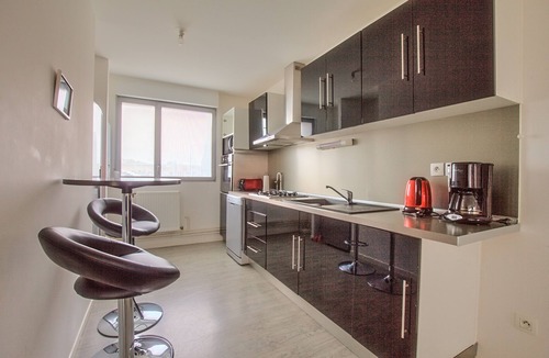Dunkerque Centre House | Home new T4 300m from the beach with garage and private garden.