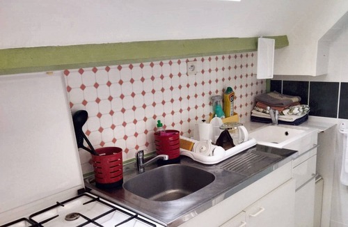 Saint-Barthelemy-d'Anjou Apartment | Homerez - Studio in St-Barthélemy-d'Anjou