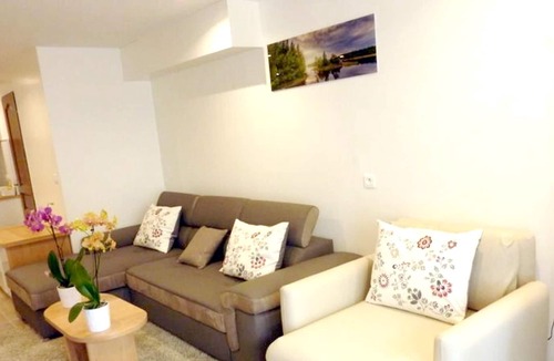 Argenteuil Apartment | Homerez - Amazing apartement for 4 ppl. at Argenteuil