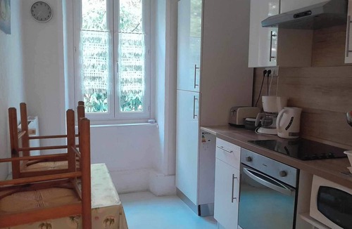 Neris-les-Bains Apartment | Homerez - Apt. Néris-les-Bains