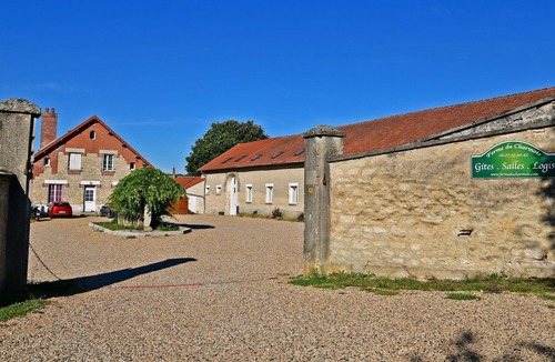 Monthenault House | Homerez - Beautiful house for 8 ppl. with terrace at Monthenault