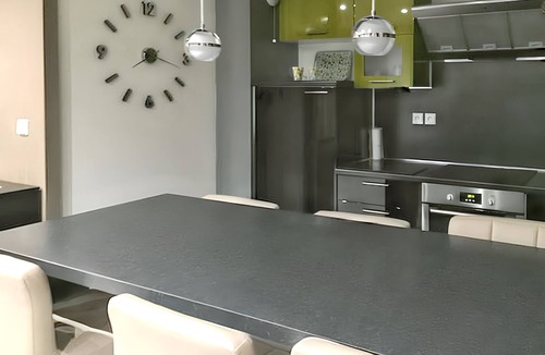 Apach Apartment | Homerez - Comfortable Apartment in Apach with Balcony