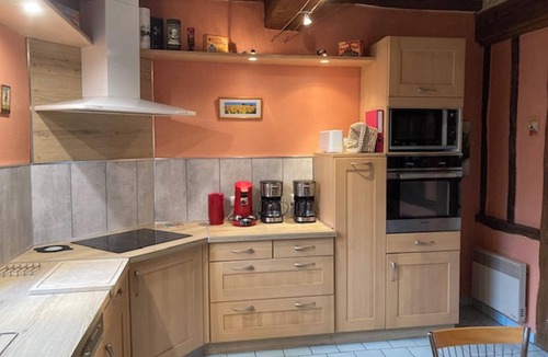 Ganzeville House | Homerez - Five-Bedroom House with Garden in Ganzeville