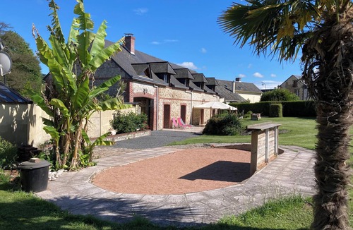 Ganzeville House | Homerez - Five-Bedroom House with Garden in Ganzeville