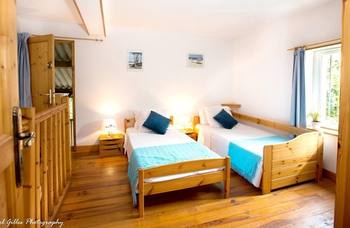 Saint-Front-de-Pradoux House | Homerez - House for 4 ppl. with shared pool and spa at Saint-Front-de-Pradoux