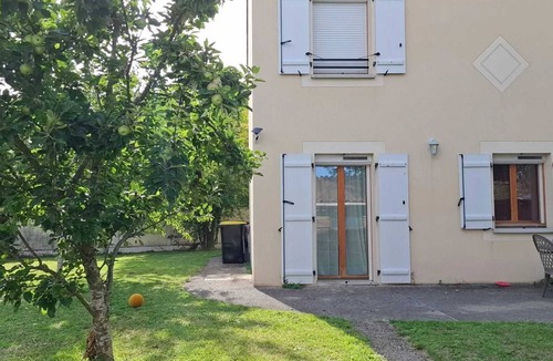 Le Mee-sur-Seine House | Homerez - Home in Le Mée-sur-Seine