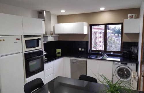 Vigneux-sur-Seine House | Homerez - House in Vigneux-sur-Seine