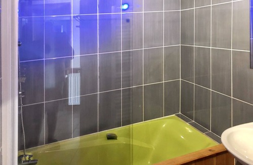 Quarre-les-Tombes House | Homerez - House in Bousson le Haut