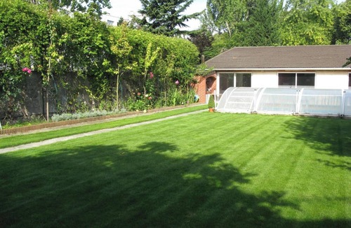 La Courneuve House | Homerez - House in La Courneuve