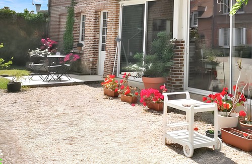 Le Vaudreuil House | Homerez - House in Le Vaudreuil