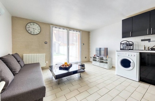 Bretigny-sur-Orge House | Homerez - Nice house for 6 ppl. with terrace at Brétigny-sur-Orge